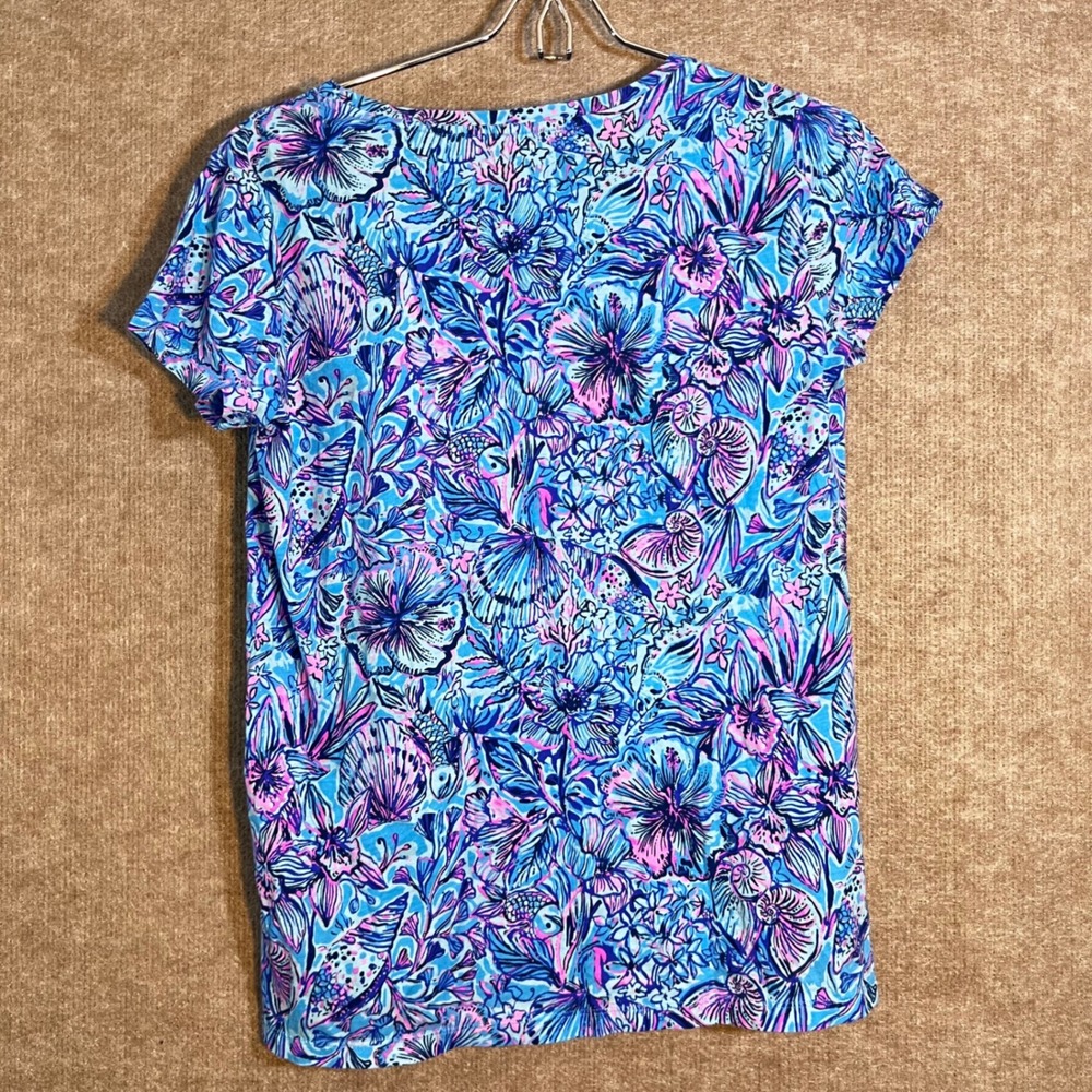 Lilly Pulitzer V-Neck Top S Breakwater Blue Shells n Bells Tee Coastal Casual - Picture 2 of 9
